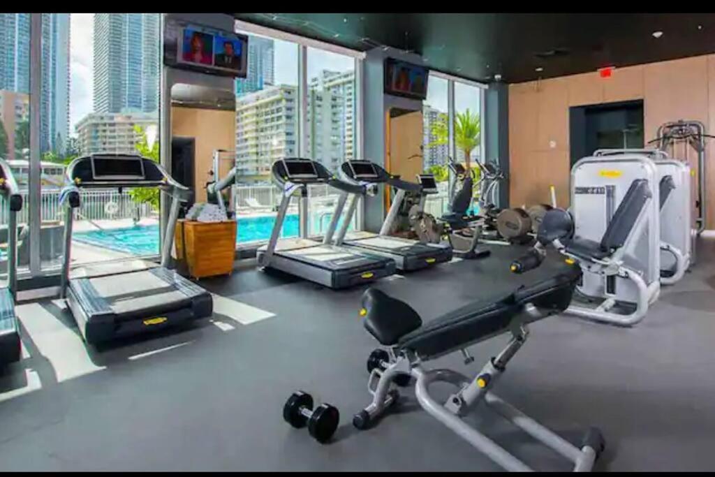 Ocean Views - Pool & Gym - Pet Friendly - Close To Beach Hallandale Beach Exterior photo