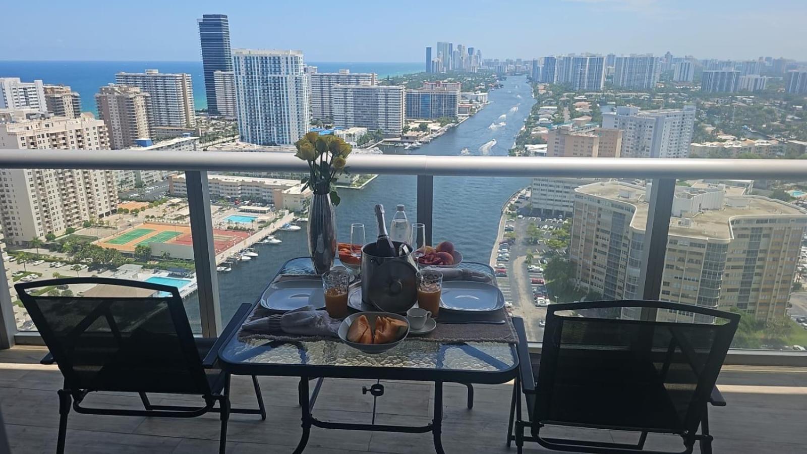 Ocean Views - Pool & Gym - Pet Friendly - Close To Beach Hallandale Beach Exterior photo