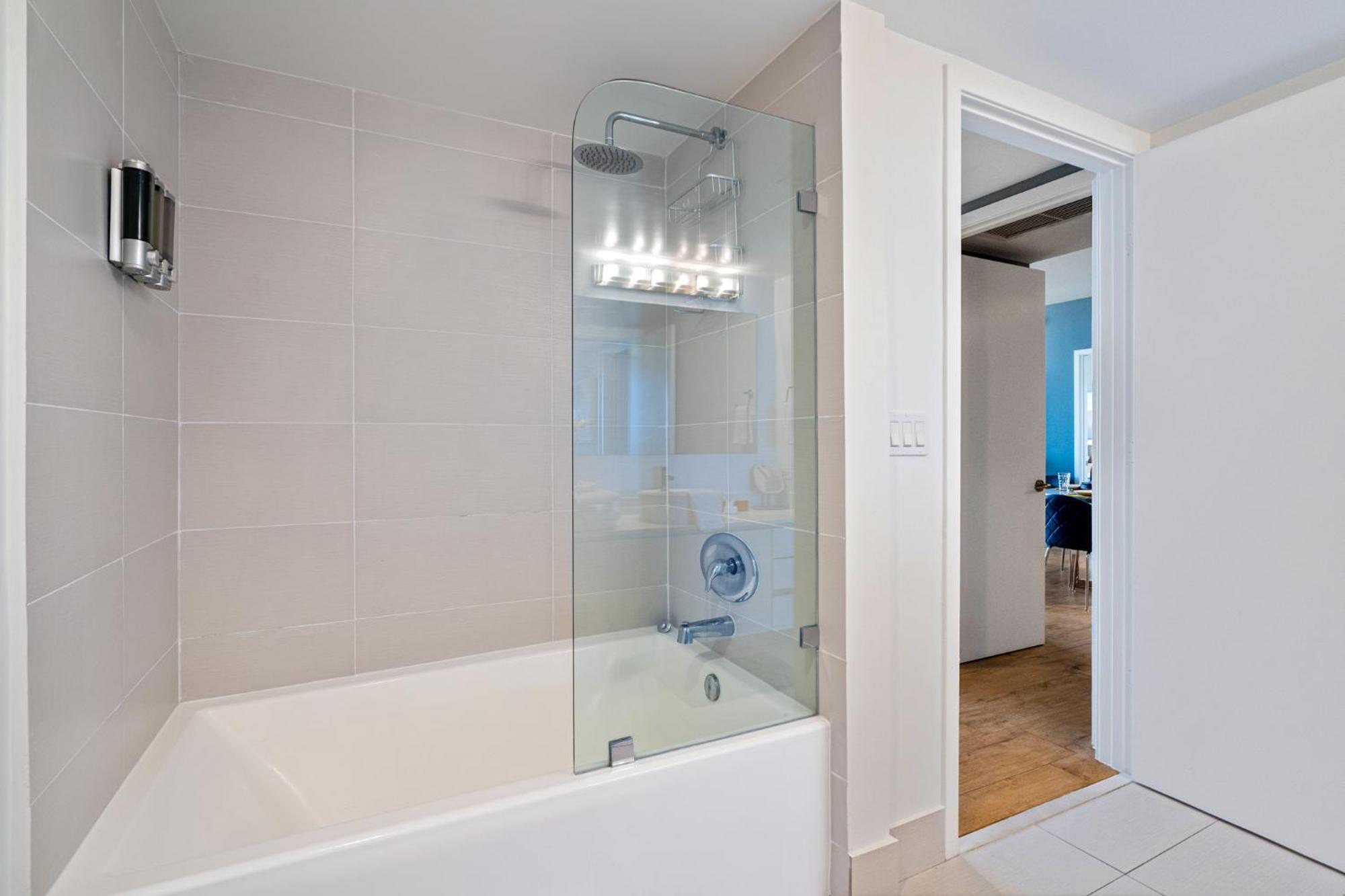 Ocean Views - Pool & Gym - Pet Friendly - Close To Beach Hallandale Beach Exterior photo