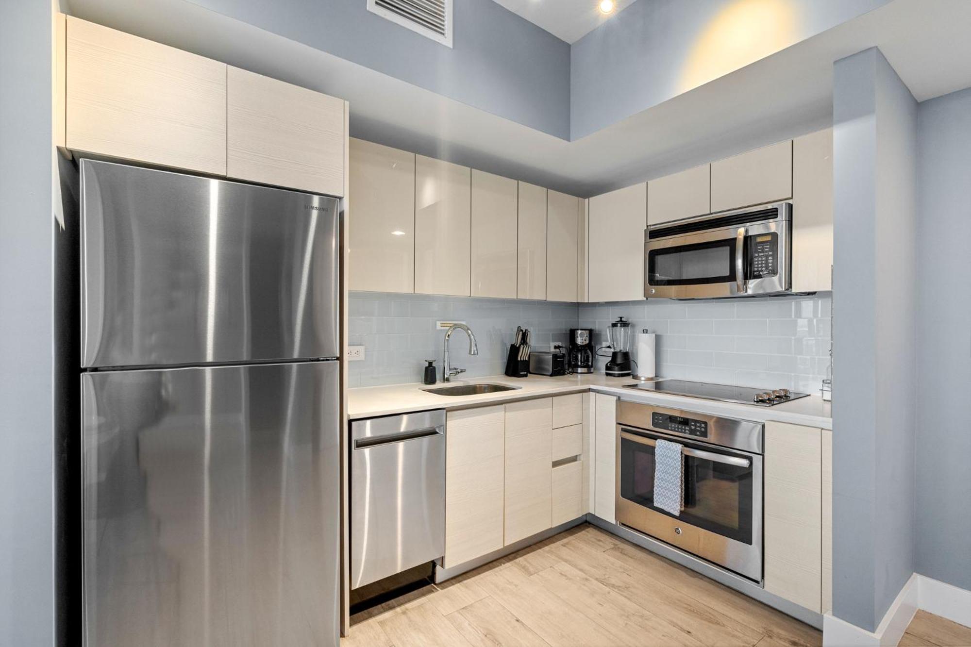 Ocean Views - Pool & Gym - Pet Friendly - Close To Beach Hallandale Beach Exterior photo