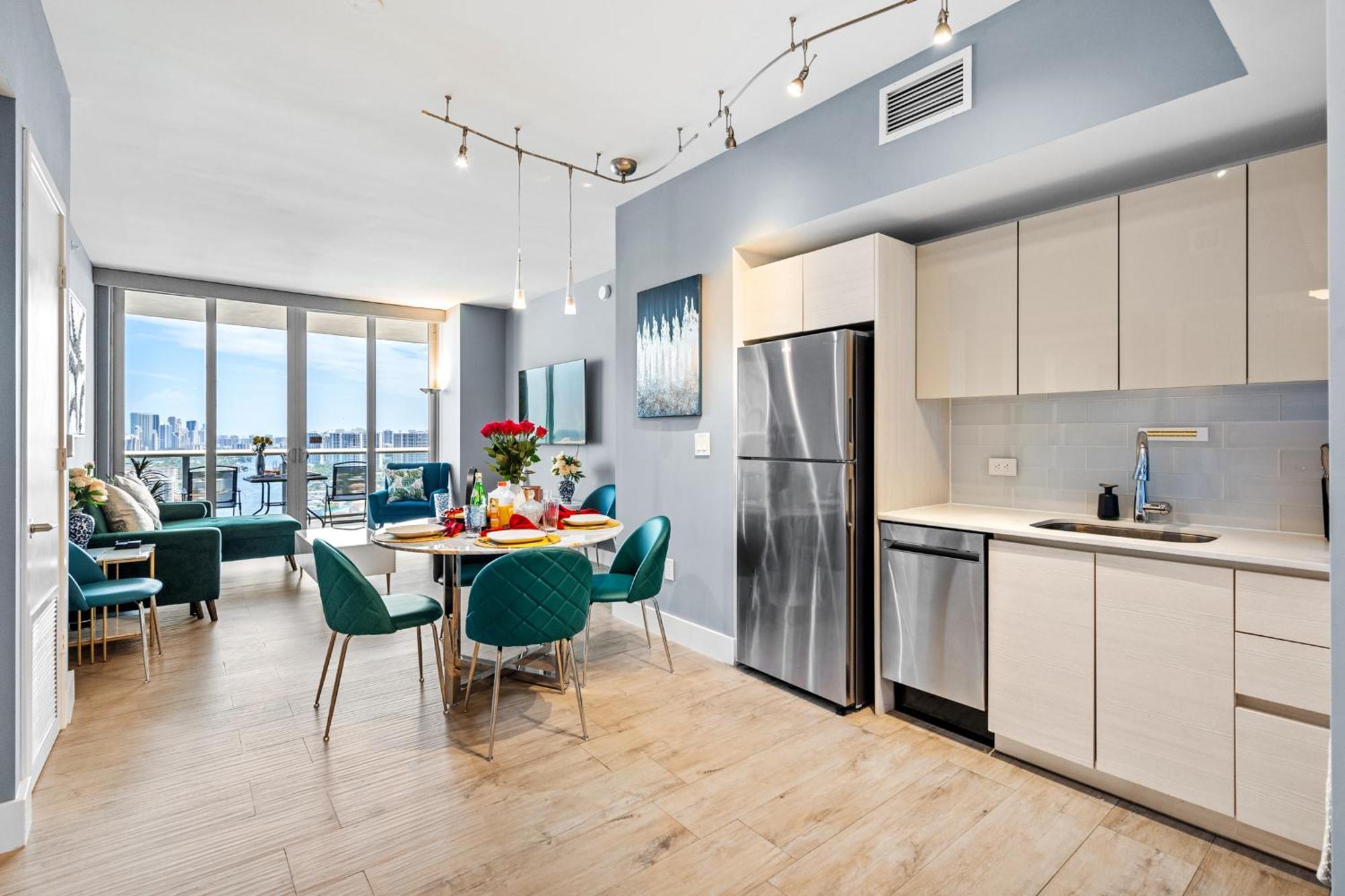 Ocean Views - Pool & Gym - Pet Friendly - Close To Beach Hallandale Beach Exterior photo